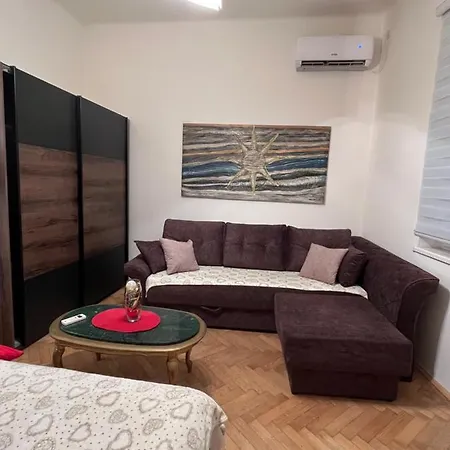 Apartment Djusa *